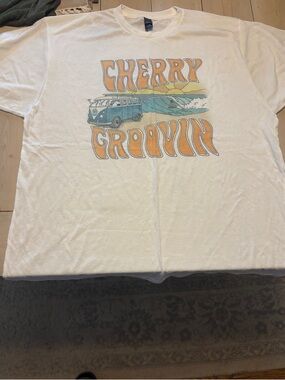 Tultex White 'Cherry Groovin' Graphic Tee with Orange and Teal Print XL like new